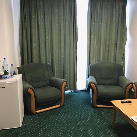 Apartament In Regim Hotelier Bacău Esterno foto