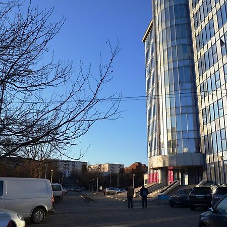 Apartament In Regim Hotelier Bacău Esterno foto