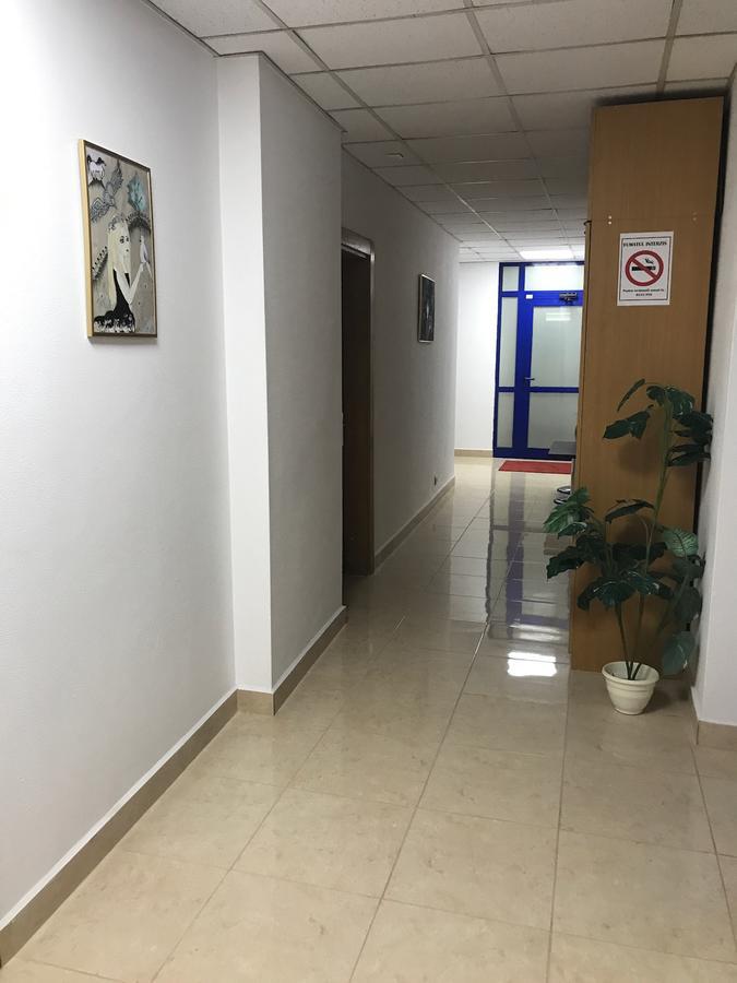 Apartament In Regim Hotelier Bacău Esterno foto
