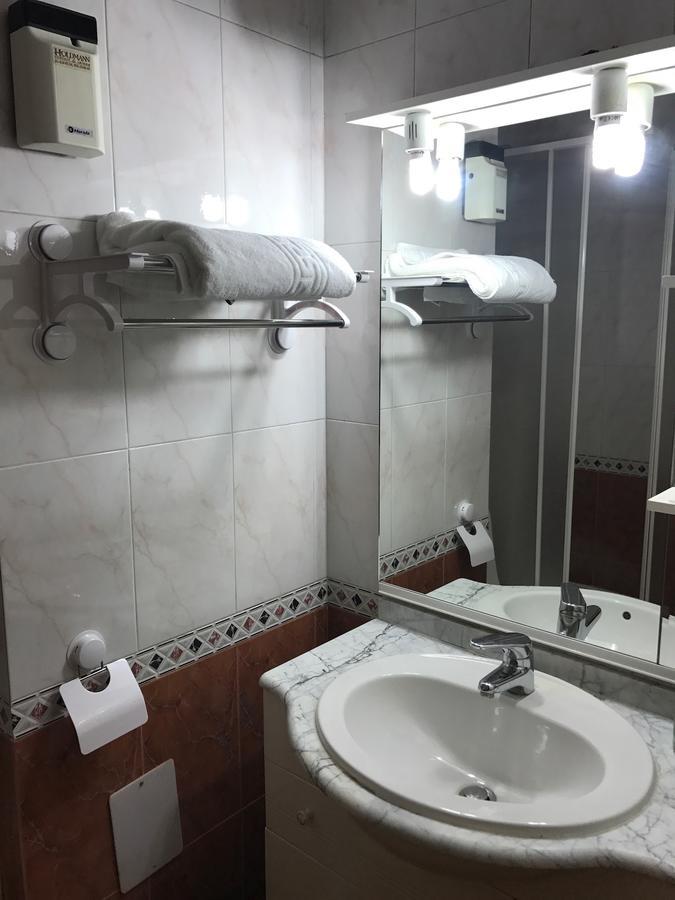 Apartament In Regim Hotelier Bacău Esterno foto